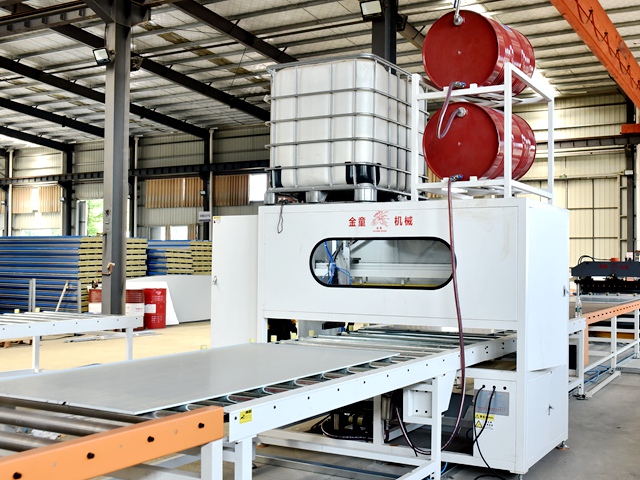 凈化板自動(dòng)化淋膠機(jī)